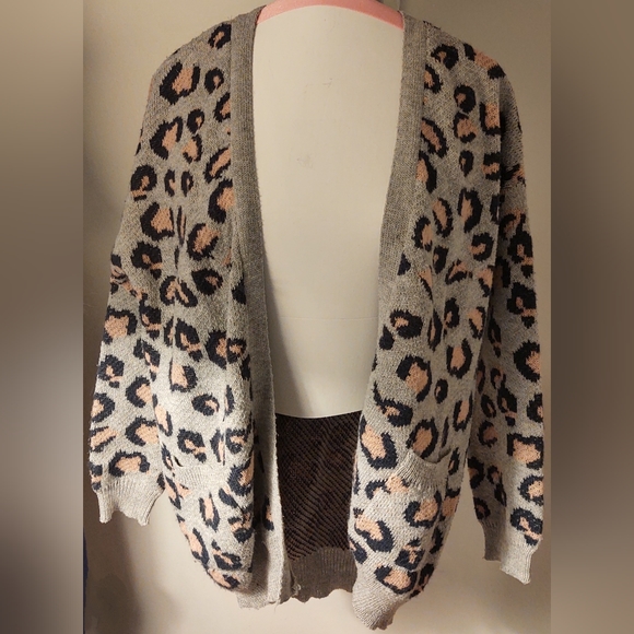 Leopard Print Open Cardigan - Picture 4 of 6